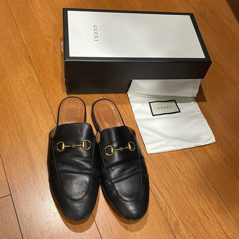 Gucci loafer slip ons with Box and dust bag